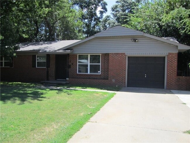 212 S Mercedes Dr in Norman, OK - Building Photo - Building Photo
