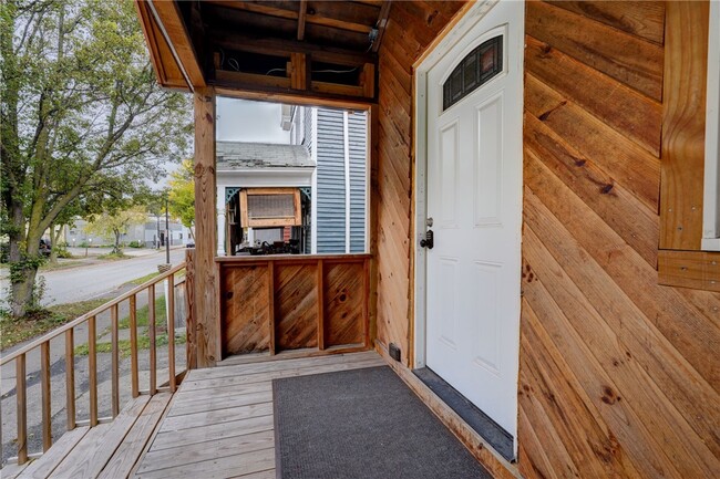 413 Caroline St in Rochester, NY - Building Photo - Building Photo