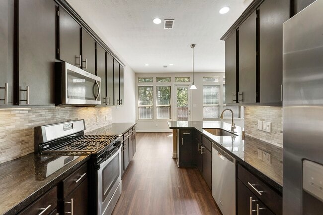 property at 31 Aventura Pl