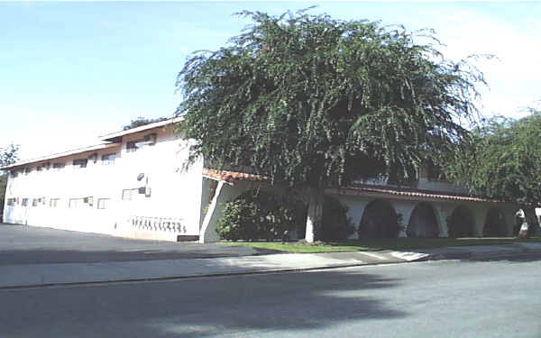 211 E Summer St in Ojai, CA - Building Photo - Building Photo