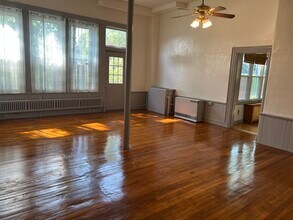 105 Whipple Rd, Unit #4 in Kittery, ME - Building Photo - Building Photo
