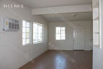 841 E Ave Q in Palmdale, CA - Building Photo - Building Photo