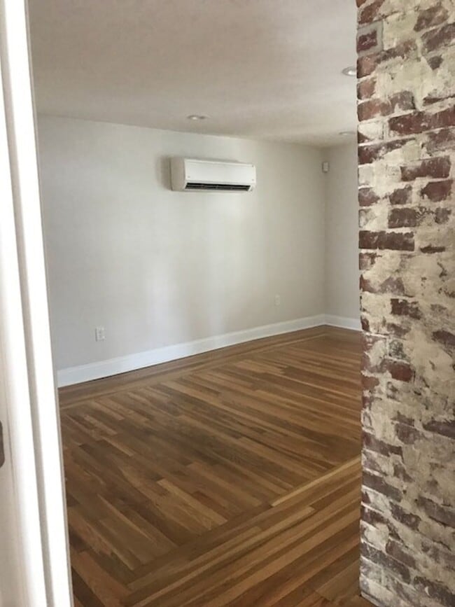 property at 70 Courtland St