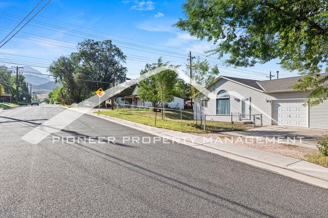 2212 Wheeler Ave in Colorado Springs, CO - Building Photo - Building Photo