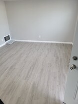 2007 Dineen Dr in Dundalk, MD - Building Photo