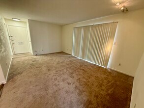 991 Manor Ln in Columbus, OH - Foto de edificio - Building Photo