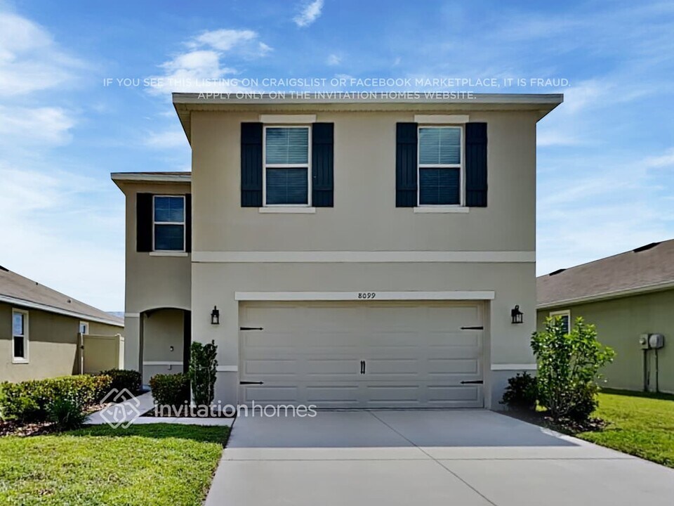 8099 Pelican Reed Cir in Wesley Chapel, FL - Building Photo
