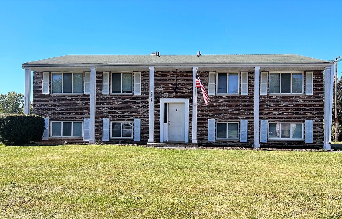 7399 Roger Thomas Dr in Mount Morris, MI - Building Photo