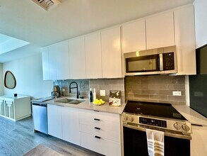78 NW 32nd St, Unit S4 in Miami, FL - Building Photo - Building Photo