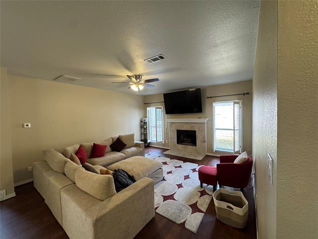 3448 Lark Meadow Way in Dallas, TX - Building Photo - Building Photo