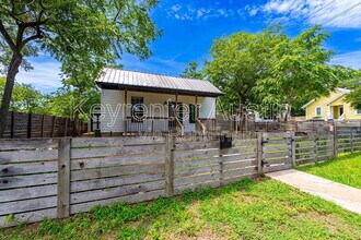 1801 E 13th St in Austin, TX - Foto de edificio - Building Photo
