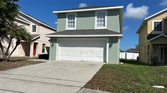 2425 Ashecroft Dr in Kissimmee, FL - Building Photo