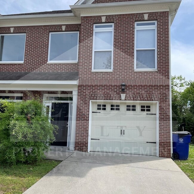 property at 130-132 Emmyllie Ct NE