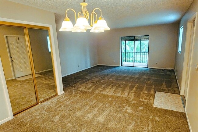 1400 Tarpon Woods Blvd in Palm Harbor, FL - Foto de edificio - Building Photo