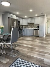 6024 W Burke St in Tampa, FL - Building Photo - Building Photo