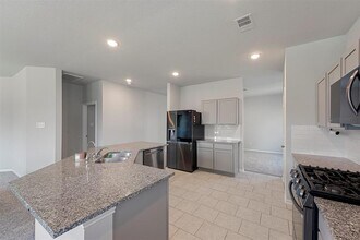 10511 Kings River Dr in Rosharon, TX - Building Photo - Building Photo