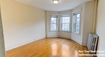 106 Queensberry St in Boston, MA - Building Photo