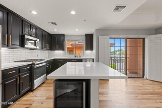 6940 E Cochise Rd in Paradise Valley, AZ - Building Photo - Building Photo