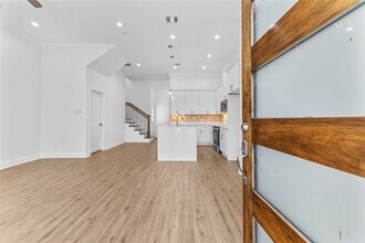 7805 Farnsworth St in Houston, TX - Building Photo - Building Photo