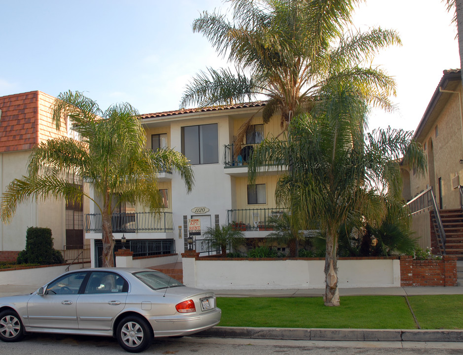 1120 S Leland St in San Pedro, CA - Building Photo