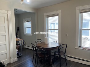 16 Valentine St, Unit 2 in Cambridge, MA - Building Photo - Building Photo