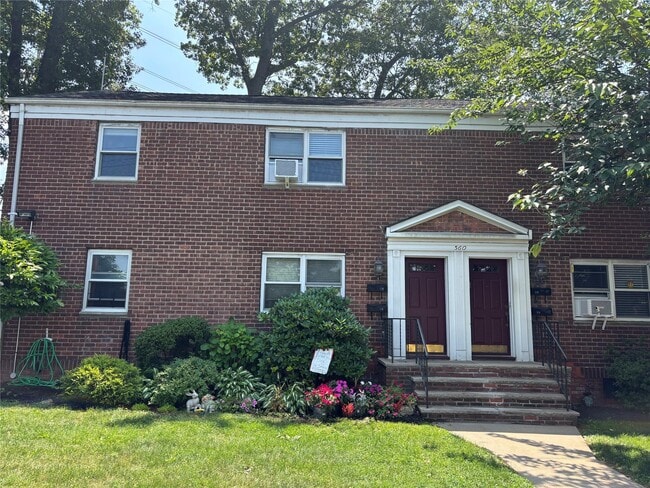 property at 560 Tuckahoe Rd