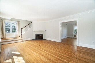 3 Soundview Dr in Larchmont, NY - Building Photo - Building Photo