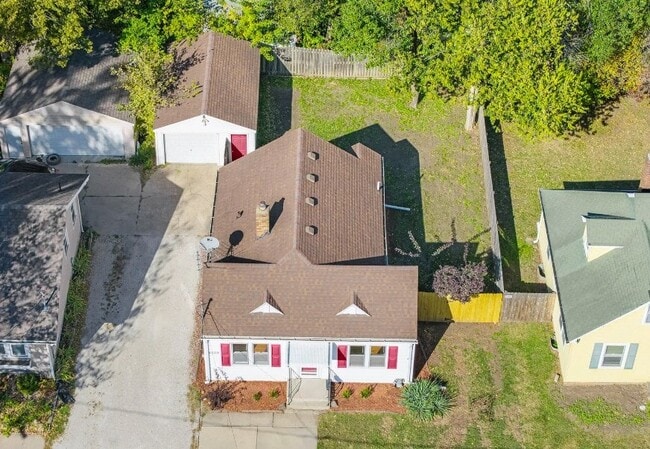 4509 Hickman Rd in Des Moines, IA - Building Photo - Building Photo