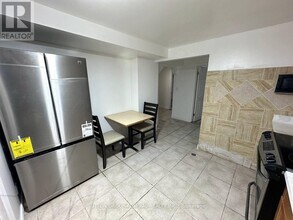 16 Fairty Dr in Markham, ON - Building Photo - Building Photo