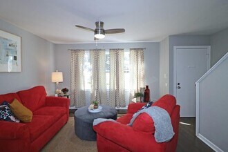1127 Clifton Rd NE in Atlanta, GA - Foto de edificio - Building Photo