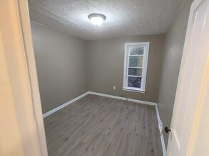 1427 Winchester Ave, Unit Upper in Lakewood, OH - Foto de edificio - Building Photo
