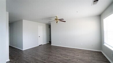 403 E R Ellis Ave in Rockwall, TX - Building Photo - Building Photo