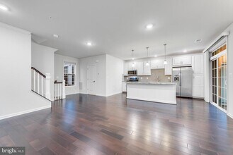 23290 Milltown Knoll Square in Ashburn, VA - Building Photo - Building Photo
