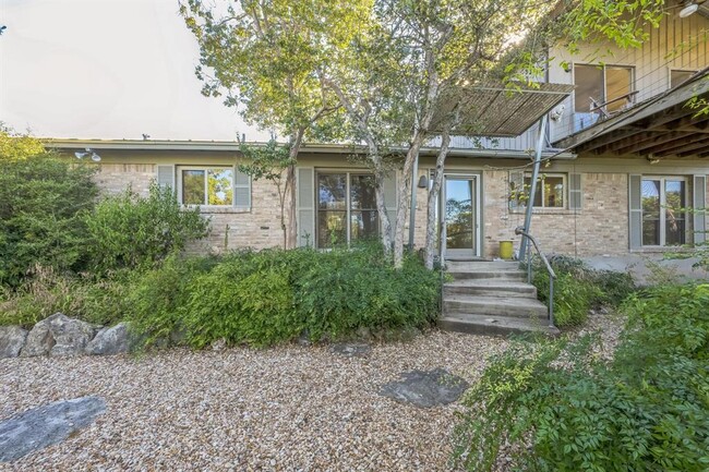 205 Canyon Rim Dr in Austin, TX - Building Photo - Building Photo