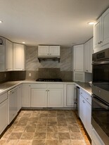 850 Dedham St, Unit 4 Apartamentos