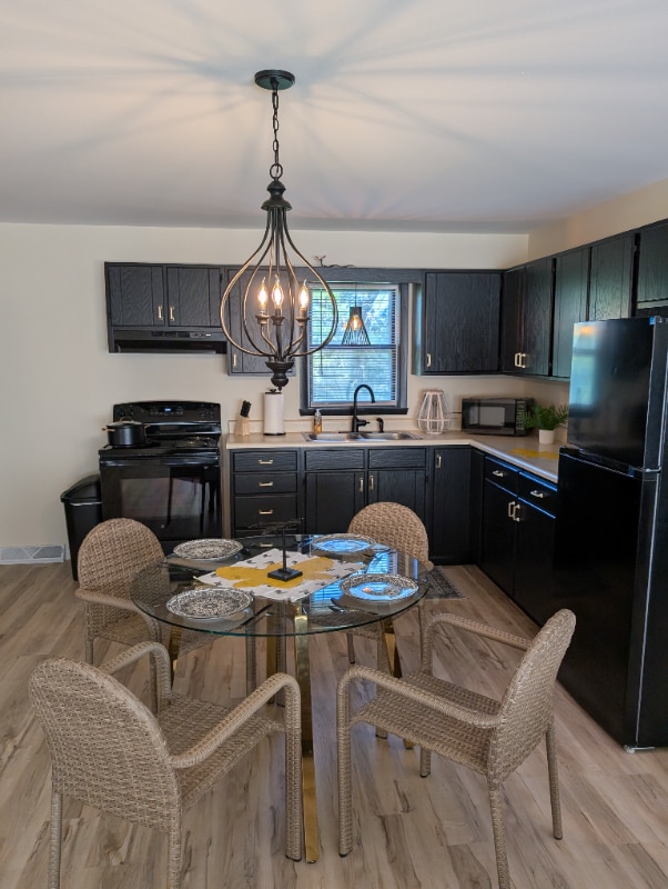 property at 106 W Rose-Eld Rd