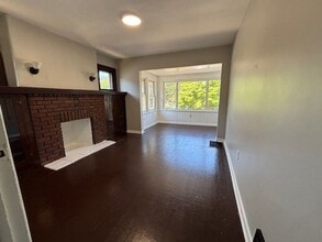 409 Pioneer St in Akron, OH - Foto de edificio - Building Photo