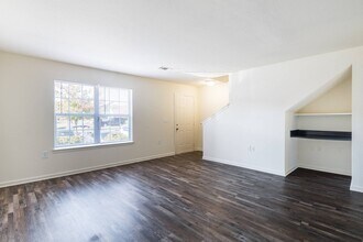Crescent Pointe Townhomes in Stafford, VA - Foto de edificio - Building Photo