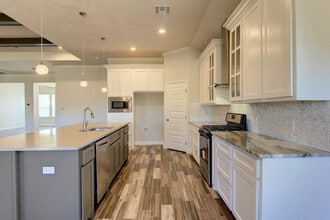 6034 Adrian Dr in Corpus Christi, TX - Building Photo - Building Photo