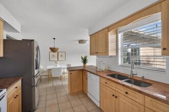 8195 Coachlight Cir in Seminole, FL - Building Photo - Building Photo