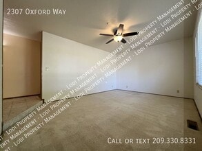 2307 Oxford Way in Lodi, CA - Building Photo - Building Photo