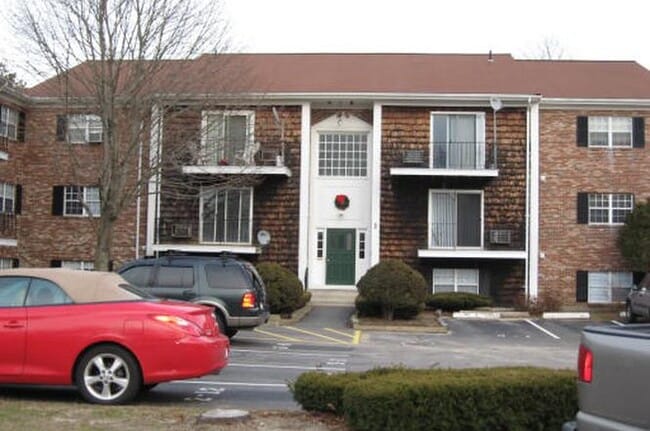 4 Chapel Hill Dr, Unit 2