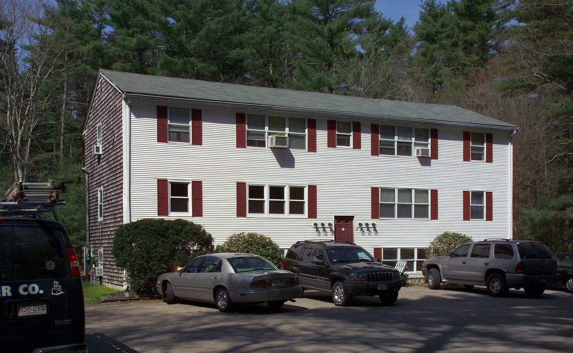 15 Hill St in Norton, MA - Foto de edificio