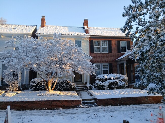 3112 Grove Ave in Richmond, VA - Foto de edificio - Building Photo