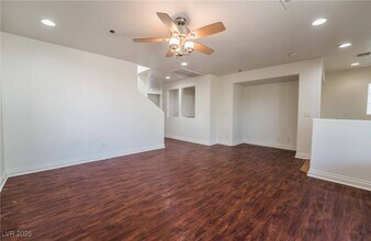 9108 Hanging Tapestry Ct in Las Vegas, NV - Building Photo - Building Photo