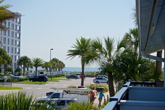 Ocean View in Jacksonville Beach, FL - Building Photo - Building Photo