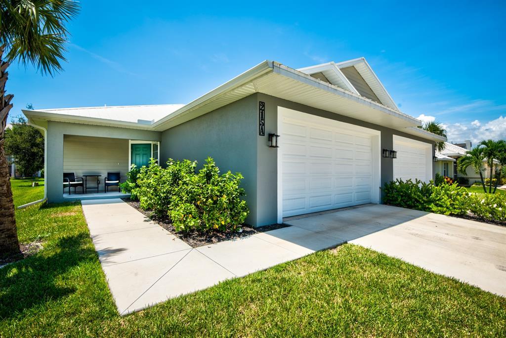 215 Lewis Cir in Punta Gorda, FL - Building Photo