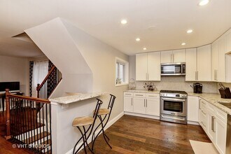 2235 N Clifton Ave in Chicago, IL - Building Photo - Building Photo