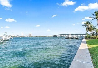 360 Wilma Cir. in Riviera Beach, FL - Building Photo - Building Photo