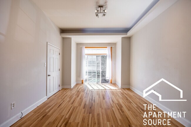 2554 W Cortland St, Unit 1 in Chicago, IL - Foto de edificio - Building Photo